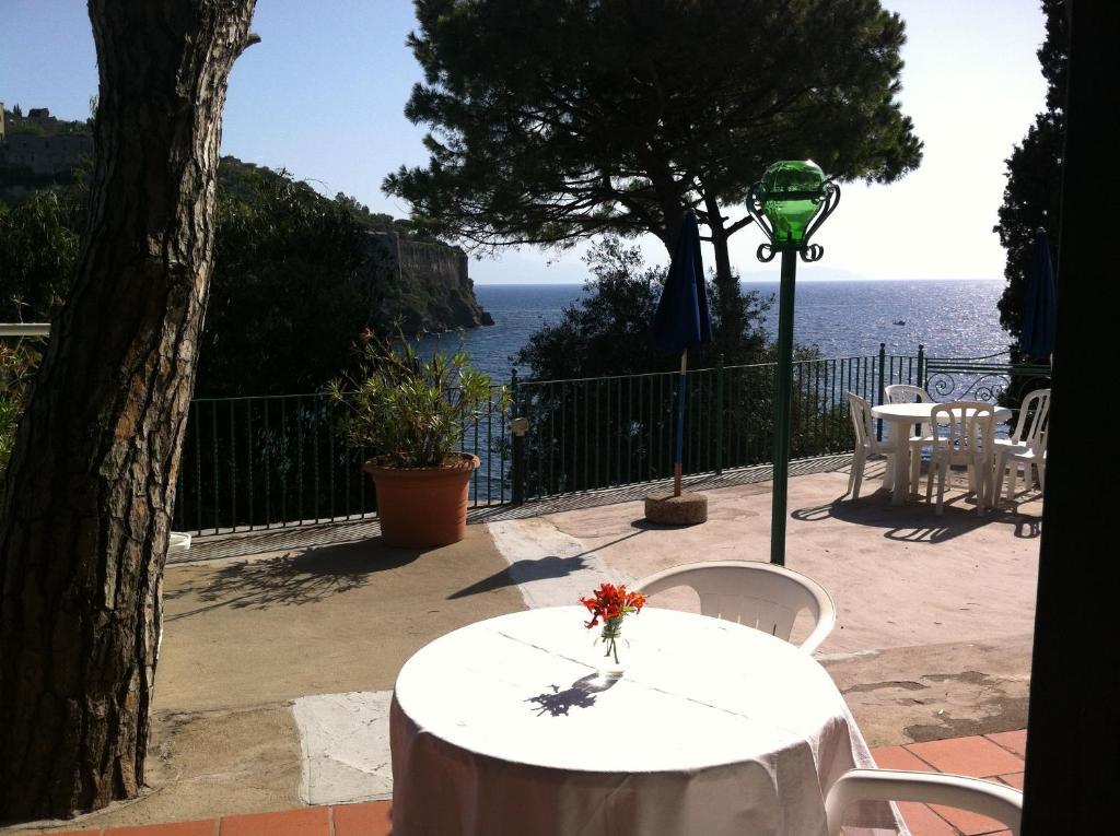 Hotel Villa Antonio Ischia Szoba fotó